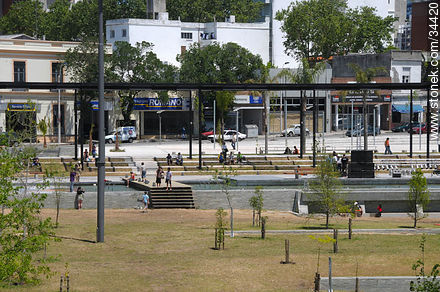 Parque Seregni, 2009. Calle Eduardo Víctor Haedo.  - Departamento de Montevideo - URUGUAY. Foto No. 34420