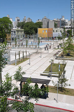 Parque Seregni.  Vista desde la calle Daniel Muñoz. - Departamento de Montevideo - URUGUAY. Foto No. 34416