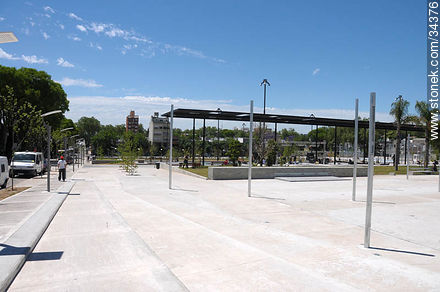 Parque Seregni.  Vista desde la esquina de Eduardo Víctor Haedo y Martín C. Martínez - Departamento de Montevideo - URUGUAY. Foto No. 34376