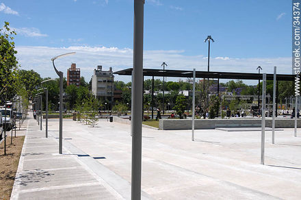 Parque Seregni.  Vista desde la esquina de Eduardo Víctor Haedo y Martín C. Martínez - Departamento de Montevideo - URUGUAY. Foto No. 34374