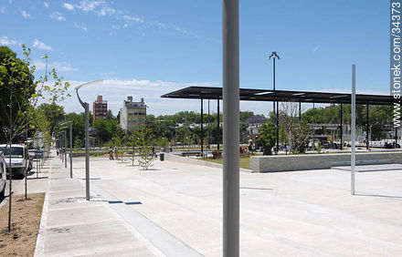 Parque Seregni. Vista desde la esquina de Eduardo Víctor Haedo y Martín C. Martínez - Departamento de Montevideo - URUGUAY. Foto No. 34373