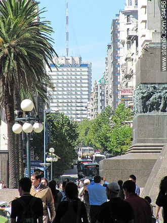 Independencia square and 18 de Julio Ave. - Department of Montevideo - URUGUAY. Photo #34456