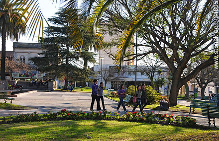 Plaza Independencia de la ciudad de Mercedes - Departamento de Soriano - URUGUAY. Foto No. 34805