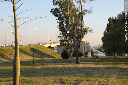 Cabecera del puente General San Martín. Río Uruguay. - Departamento de Río Negro - URUGUAY. Foto No. 35318