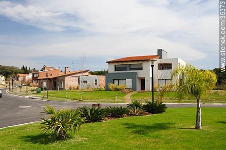 Barrio residencial Jardín - Departamento de Río Negro - URUGUAY. Foto No. 35373