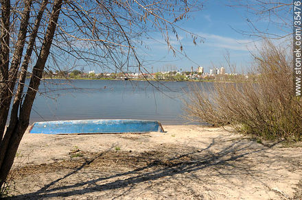 Beach in Los Arrayanes resort. Río Negro river. - Rio Negro - URUGUAY. Photo #35476