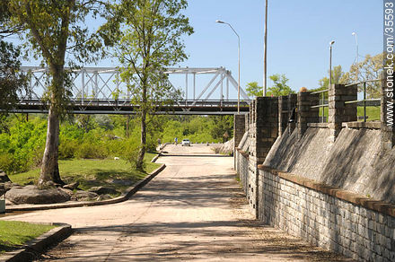 Prado de la Piedra Alta. Río Santa Lucía Chico. - Departamento de Florida - URUGUAY. Foto No. 35593