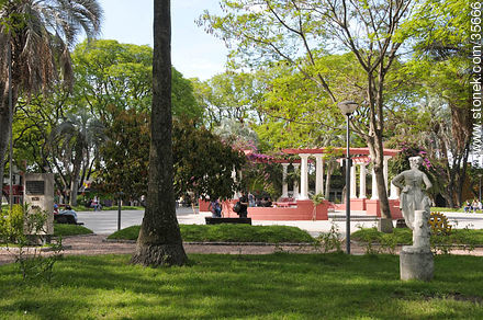 Plaza Sarandí. - Departamento de Durazno - URUGUAY. Foto No. 35666