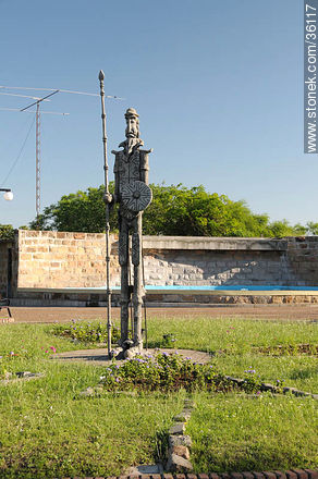 Plaza Italia. Estatua de Don Quijote de la Mancha - Departamento de Artigas - URUGUAY. Foto No. 36117