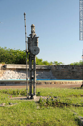 Plaza Italia. Estatua de Don Quijote de la Mancha - Departamento de Artigas - URUGUAY. Foto No. 36116