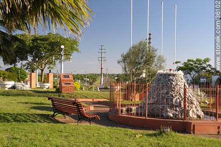 Plaza - Departamento de Artigas - URUGUAY. Foto No. 36102
