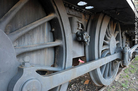 Antigua locomotora en exhibición -  - IMÁGENES VARIAS. Foto No. 36085