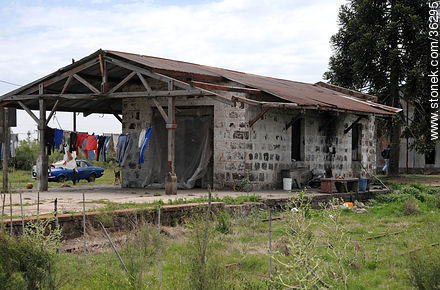 Antigua estación Cuareim - Departamento de Artigas - URUGUAY. Foto No. 36295
