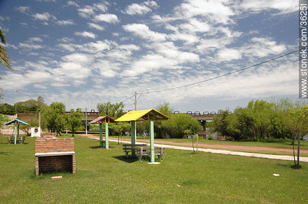 Barra do Quaraí, Brasil - Departamento de Artigas - URUGUAY. Foto No. 36251