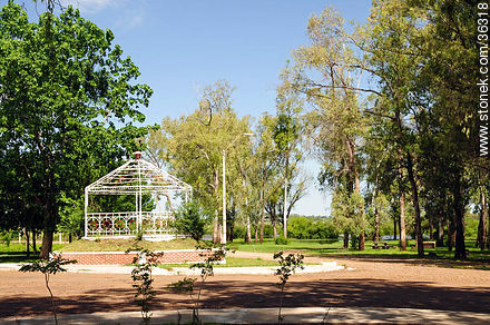 Rivera park is on the banks of the Uruguay river. - Artigas - URUGUAY. Photo #36318