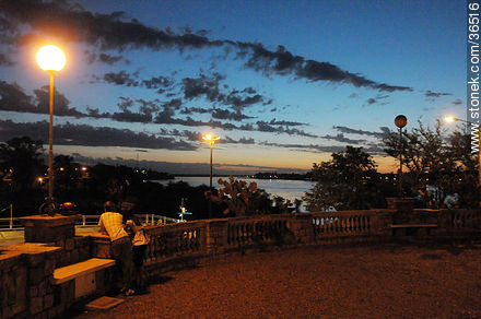 Vista nocturna del río Uruguay - Departamento de Salto - URUGUAY. Foto No. 36516
