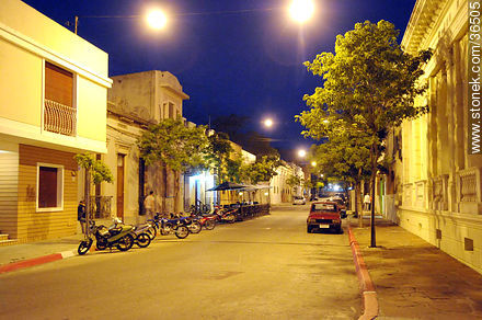 Avenida Uruguay - Departamento de Salto - URUGUAY. Foto No. 36505