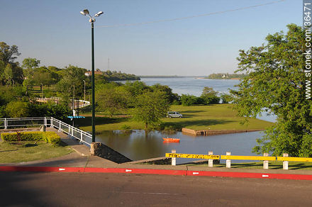 Río Uruguay. - Departamento de Salto - URUGUAY. Foto No. 36471