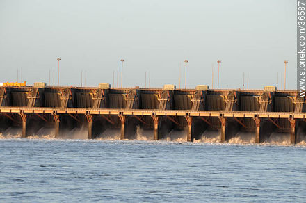 Salto grande hydroelectric dam - Department of Salto - URUGUAY. Photo #36587