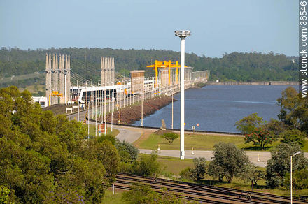 Salto Grande hydroelectric power station land. Dam. Uruguay river. - Department of Salto - URUGUAY. Photo #36546