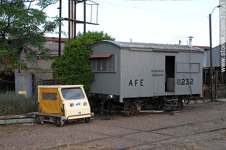 Estación de ferrocarril de Paysandú. - Departamento de Paysandú - URUGUAY. Foto No. 37031