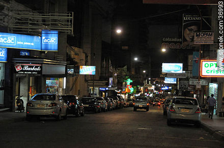 Avenida 18 de Julio - Departamento de Paysandú - URUGUAY. Foto No. 36993
