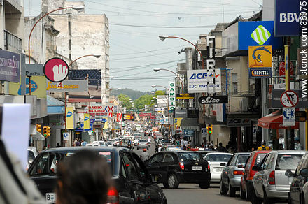 Avenida 18 de Julio - Departamento de Paysandú - URUGUAY. Foto No. 36975