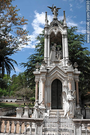 Monumento a Perpetuidad. - Department of Paysandú - URUGUAY. Photo #36930