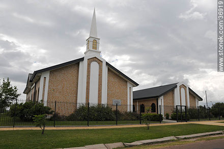 Iglesia de Jesucristo de los Santos de los Últimos Días. - Departamento de Paysandú - URUGUAY. Foto No. 36919