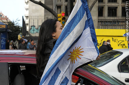Festejos por el pasaje de Uruguay a los cuartos de final de la Copa del Mundo 2010. -  - URUGUAY. Foto No. 37711