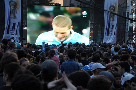 Uruguay - Ghana match wide screen transmission at Plaza Independencia to pass to semi finals -  - URUGUAY. Photo #37785