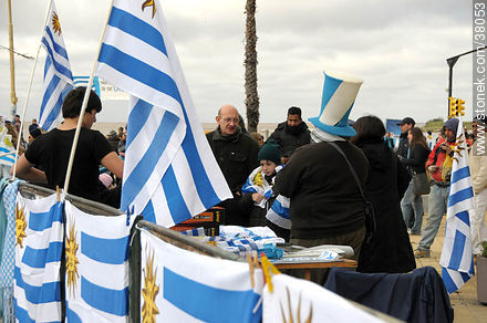 Recibimiento de la Selección Uruguaya de Fútbol en la rambla de Pocitos de Montevideo el 13 de Julio de 2010. -  - URUGUAY. Foto No. 38053