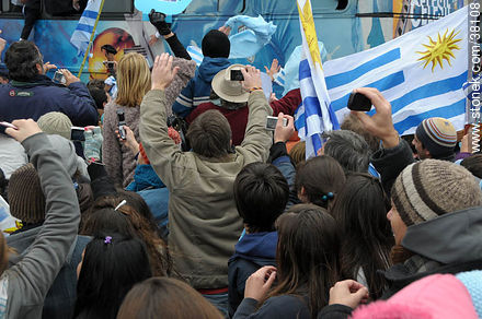 Recibimiento de la Selección Uruguaya de Fútbol en la rambla de Pocitos de Montevideo el 13 de Julio de 2010. -  - URUGUAY. Foto No. 38108
