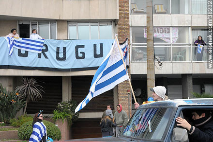 Recibimiento de la Selección Uruguaya de Fútbol en la rambla de Pocitos de Montevideo el 13 de Julio de 2010. -  - URUGUAY. Foto No. 38232