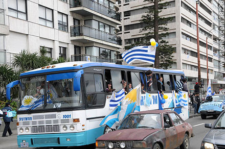Recibimiento de la Selección Uruguaya de Fútbol en la rambla de Pocitos de Montevideo el 13 de Julio de 2010. -  - URUGUAY. Foto No. 38226
