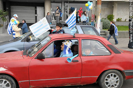 Recibimiento de la Selección Uruguaya de Fútbol en la rambla de Pocitos de Montevideo el 13 de Julio de 2010. -  - URUGUAY. Foto No. 38219