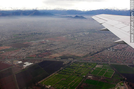 Santiago de Chile, aerial view. - Chile - Others in SOUTH AMERICA. Photo #38309