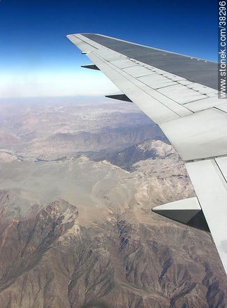 Wing plane and mountains - Bolivia - Others in SOUTH AMERICA. Photo #38296