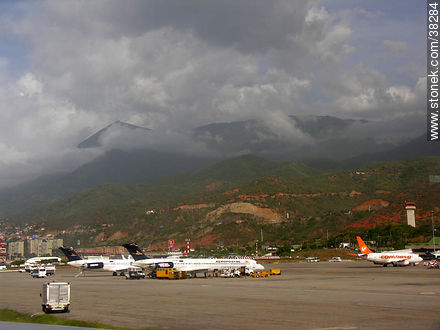 Caracas desde el Aeropuerto - Venezuela - Otros AMÉRICA del SUR. Foto No. 38284
