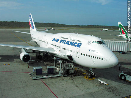 Avión de Air France en el Aeropuerto de Caracas - Venezuela - Otros AMÉRICA del SUR. Foto No. 38281