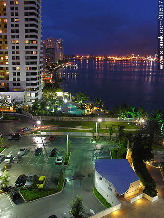 Biscayne Bay at dusk - State of Florida - USA-CANADA. Photo #38537