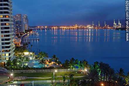 Biscayne Bay at dusk - State of Florida - USA-CANADA. Photo #38529