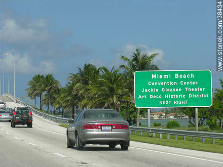 Routes 195 and 112 Julia Tuttle Causeway - State of Florida - USA-CANADA. Photo #38434