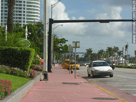 Collins Avenue. Sidewalk. - State of Florida - USA-CANADA. Photo #38426