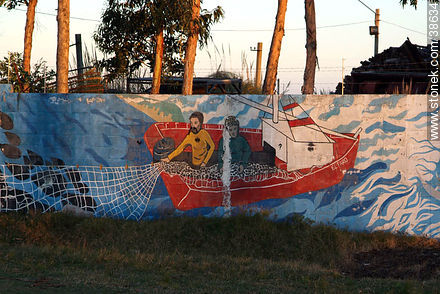 Mural en planta procesadora de pescado en el Cerro - Departamento de Montevideo - URUGUAY. Foto No. 38634