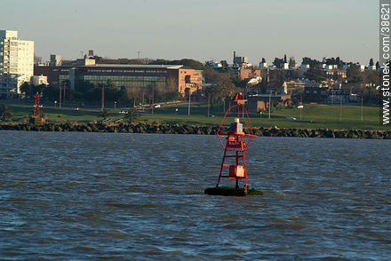 Bajo Coquimbo buoy - Department of Montevideo - URUGUAY. Photo #38621
