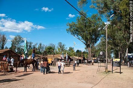 Riders on the Fiesta de la Patria Gaucha - Tacuarembo - URUGUAY. Photo #39518