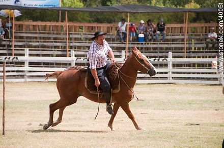Ability to master the horse. - Tacuarembo - URUGUAY. Photo #40051