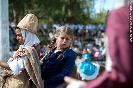 Contest of peasant boys and girls - Tacuarembo - URUGUAY. Photo #39979
