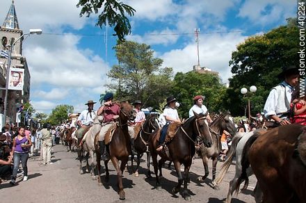 Desfile ecuestre - Departamento de Tacuarembó - URUGUAY. Foto No. 40224